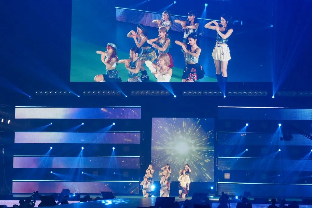 NiziUのメンバー、Rakuten GirlsAwardガルアワ2023 S/S ファッション&音楽&トレンドの日本東京イベントレポート