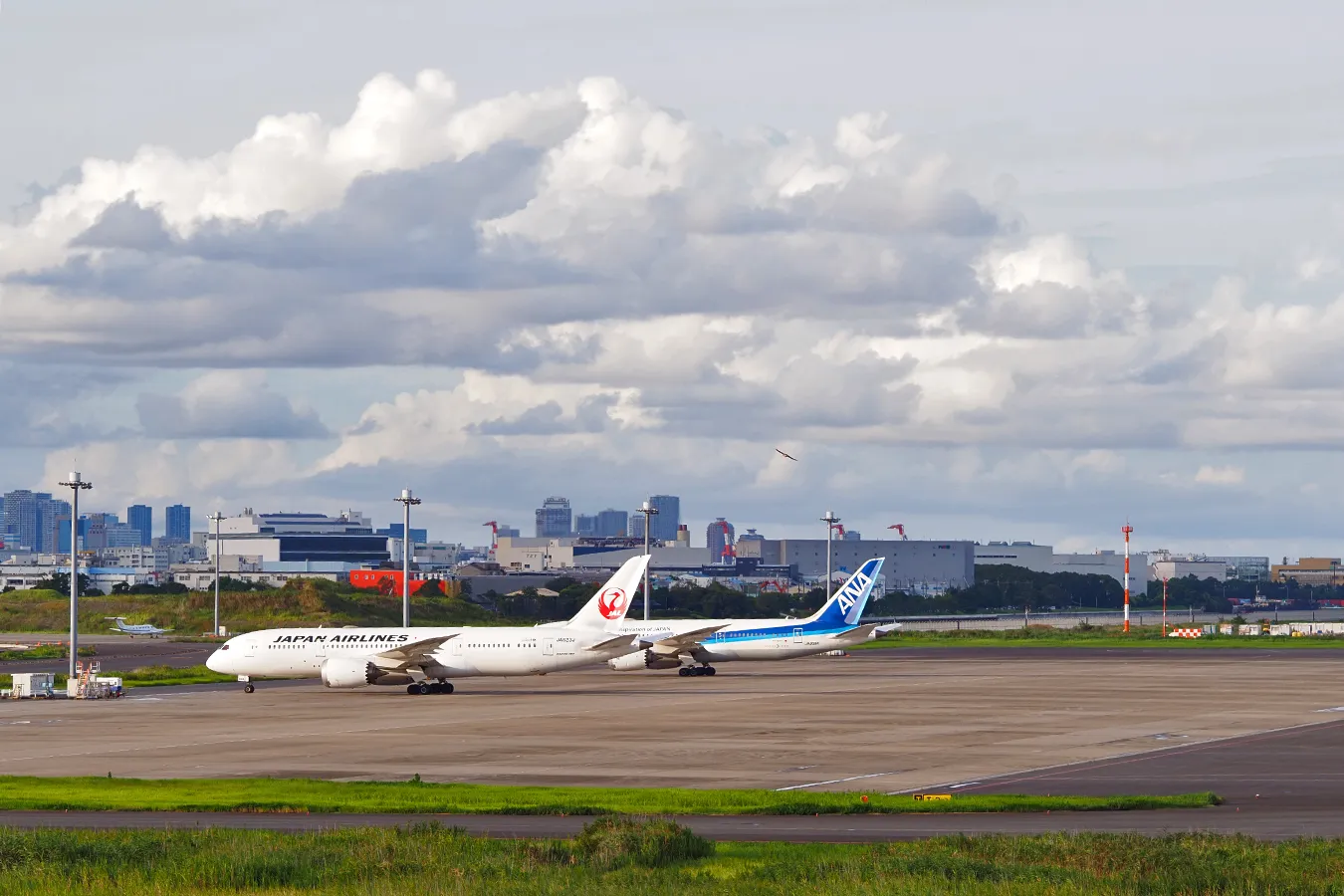 足湯スカイデッキの目の前にある羽田空港